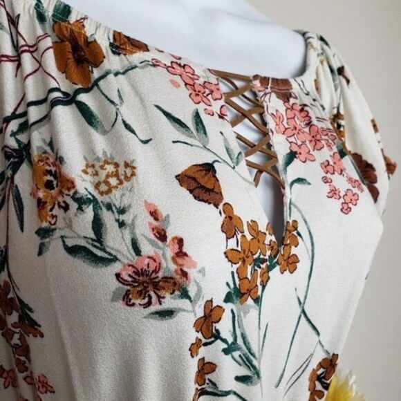 Parc & Lex Lace Up Off Shoulder Floral Dress - Picture 10 of 16